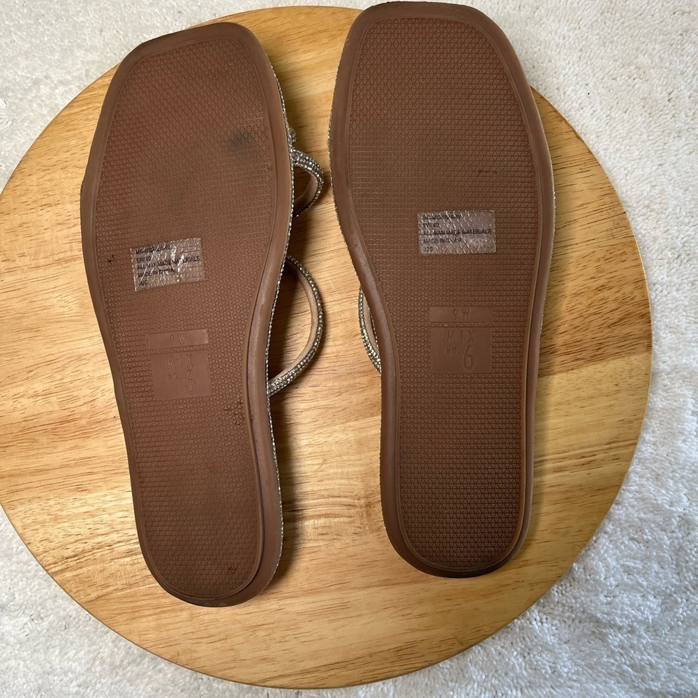 Mix No. 6 Moirea Women’s Rhinestone Sandals-Size: 9W/40-Flat Heel Shoes-Slip-On - Picture 3 of 5